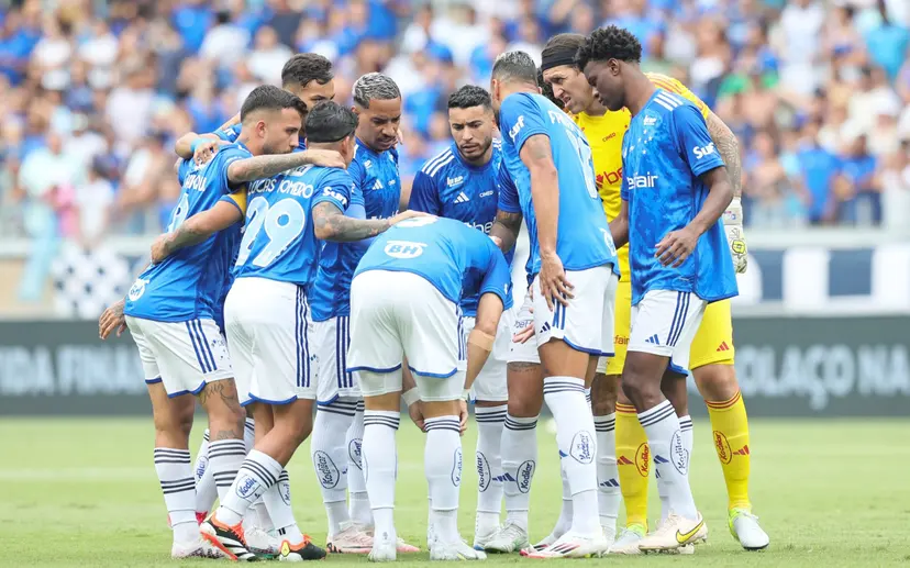 Sem técnico, o Cruzeiro enfrenta o Itabirito para tentar voltar a vencer no Campeonato Mineiro de 2025. Confira a análise do jogo.