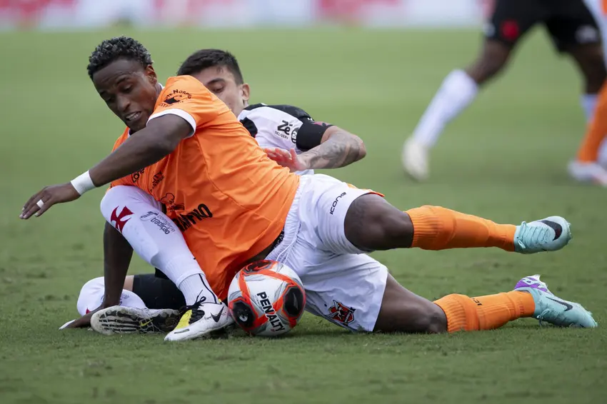Em busca do G4, o Nova Iguaçu recebe o Boavista no Laranjão da Baixada. Confira a análise e o palpite para o jogo.