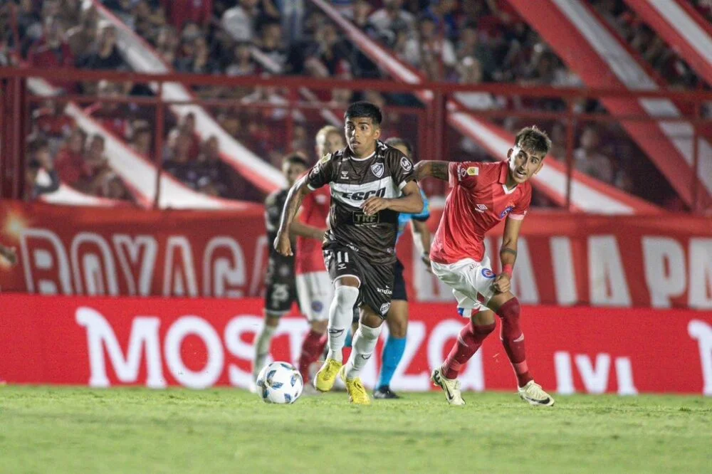 Pela terceira rodada do Campeonato Argentino, o Argentinos Juniors enfrenta o Platense nesta segunda-feira, 3 de fevereiro, às 21h30 de Brasília, no Estádio Diego Armando Maradona, em Buenos Aires.