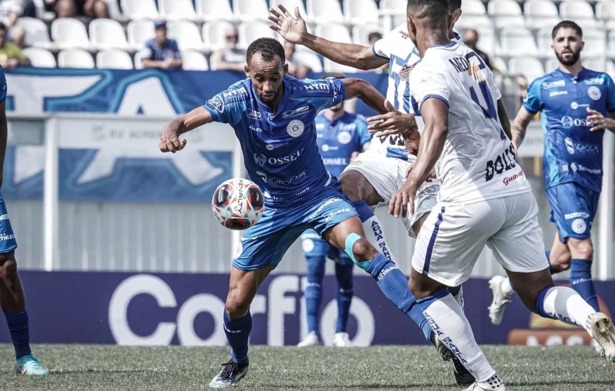 Com novo técnico, o Bentão busca a reabilitação diante da Portuguesa Santista. Quem leva a melhor? Descubra!