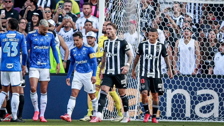 Cruzeiro e Atlético entram em campo para um clássico decisivo no Mineirão. O jogo válido pela 7º rodada do Campeonato Mineiro acontece neste domingo, 9 de fevereiro, às 16h de Brasília.