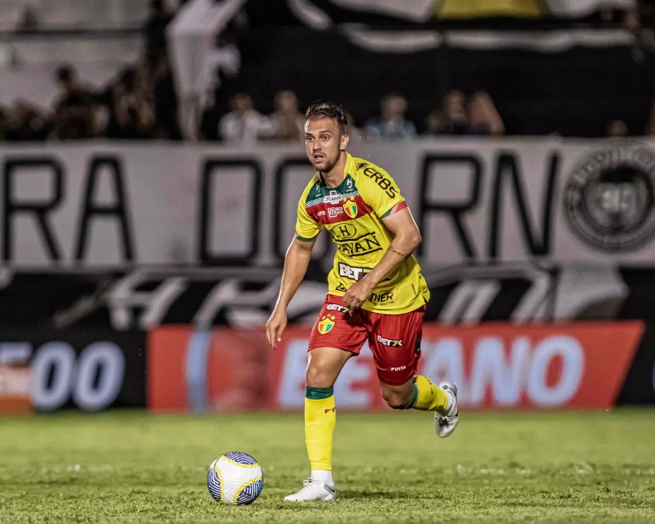 Tentando seguir entre os melhores da Série C, o Brusque recebe o ABC neste sábado, 10 de maio, às 19h30 de Brasília, no Estádio Augusto Bauer, pela quinta rodada da competição.