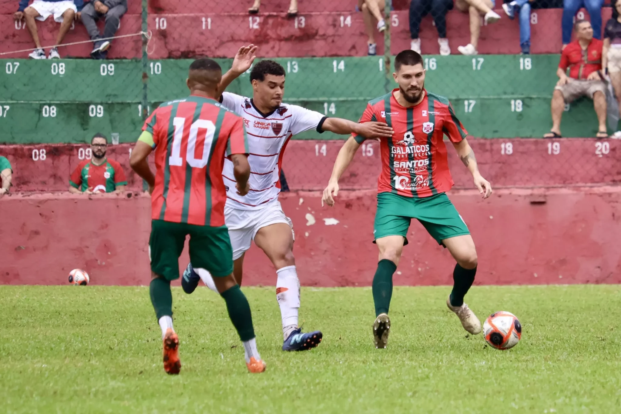 Oeste e Portuguesa Santista jogam pela 7º rodada da Copa Paulista 2025. Confira o palpite para essa partida. 28/07/2025