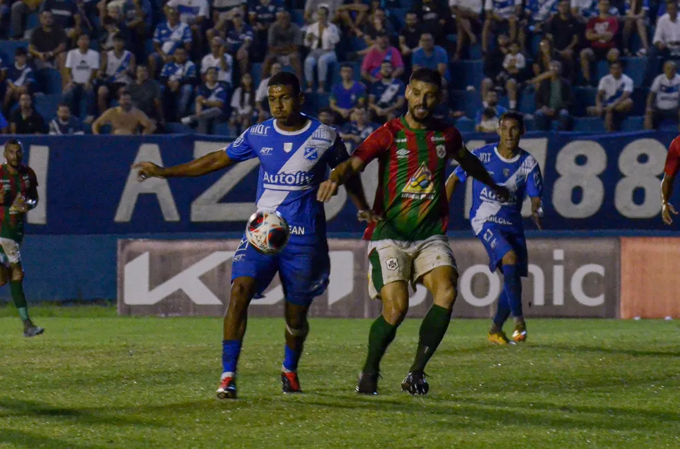 De olho na liderança, a Portuguesa Santista visita o Taubaté pela 4º rodada do Grupo 04 da Copa Paulista de 2025. O confronto está marcado para o Estádio Joaquinzão, na cidade de Taubaté-SP, na sexta-feira, 4 de julho, às 19h30 (Brasília).