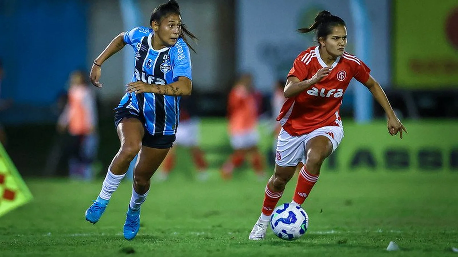 No domingo, 24 de agosto, às 15h de Brasília, Grêmio e Internacional se enfrentam em confronto válido pela quarta rodada do Campeonato Gaúcho Feminino.