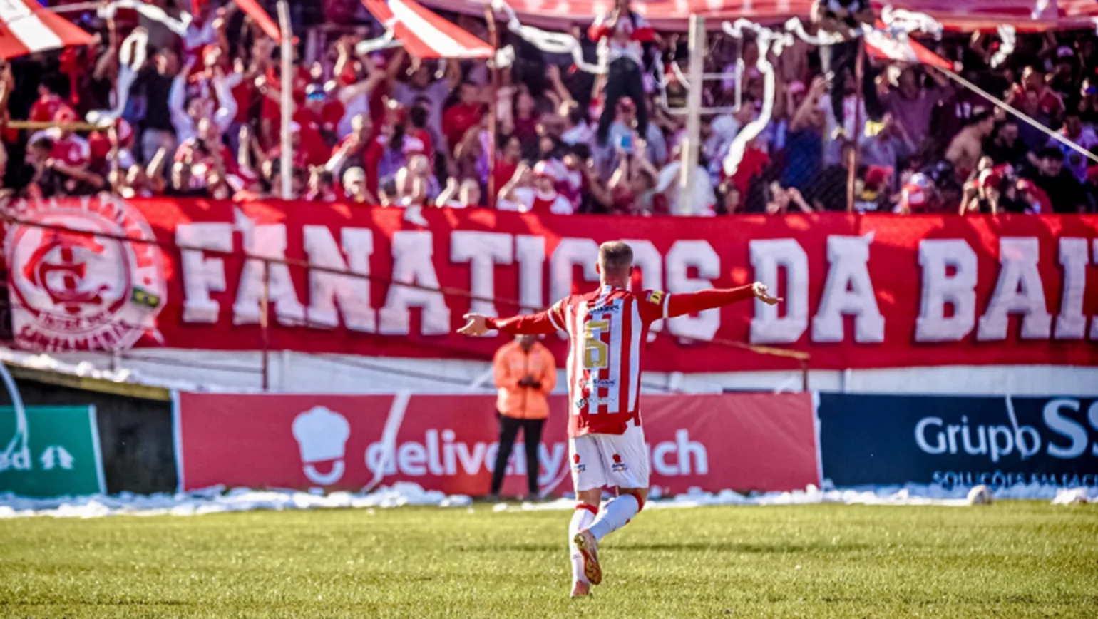 No domingo, 24 de agosto, às 18h de Brasília, Novo Hamburgo e Inter de Santa Maria fazem o primeiro jogo da final do Gauchão Série A2 de 2025.