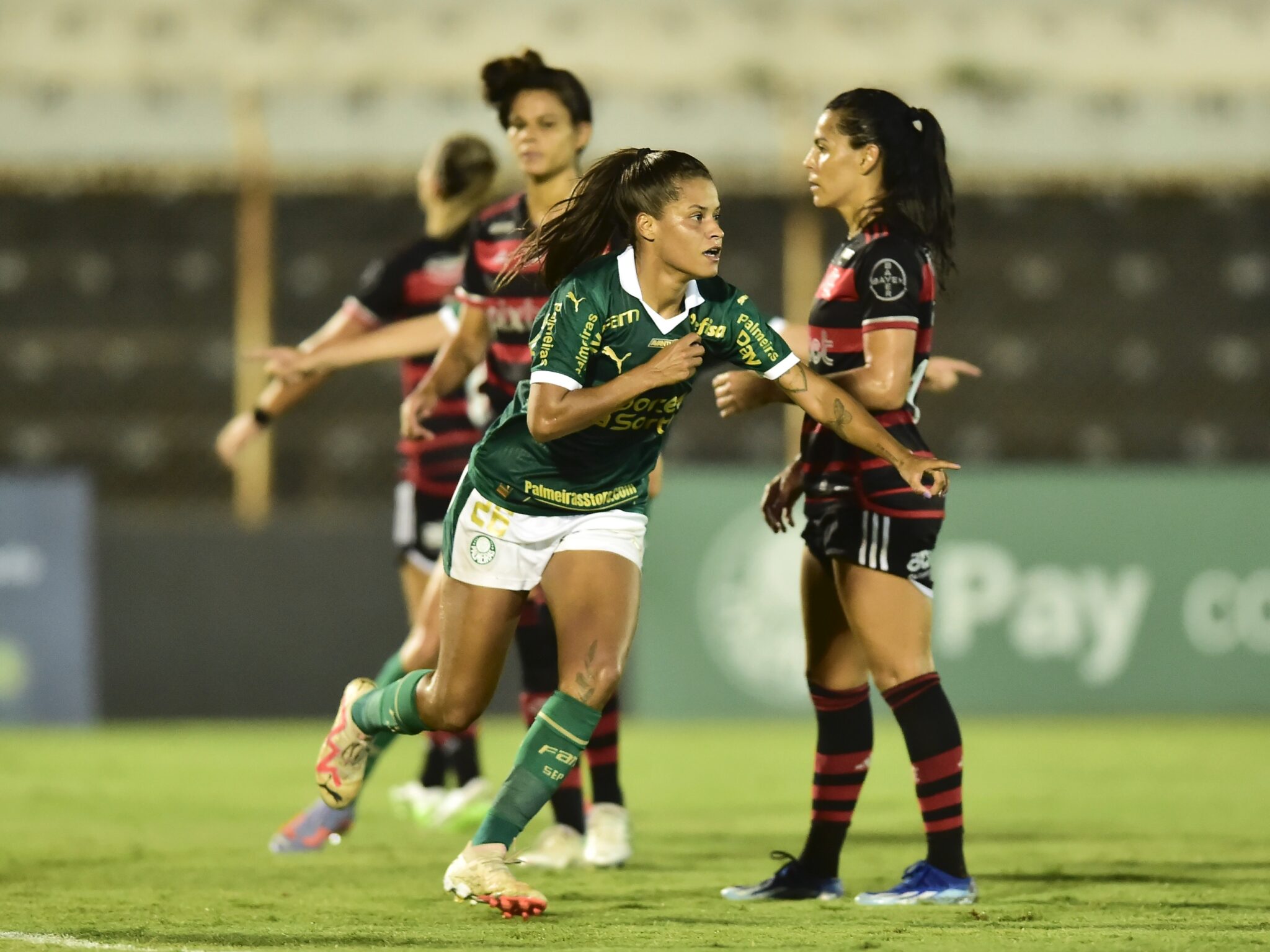 No domingo, 17 de agosto, às 10h30 de Brasília, Palmeiras e Flamengo se enfrentam pelo jogo de volta das quartas de final do Campeonato Brasileiro Feminino de 2025.