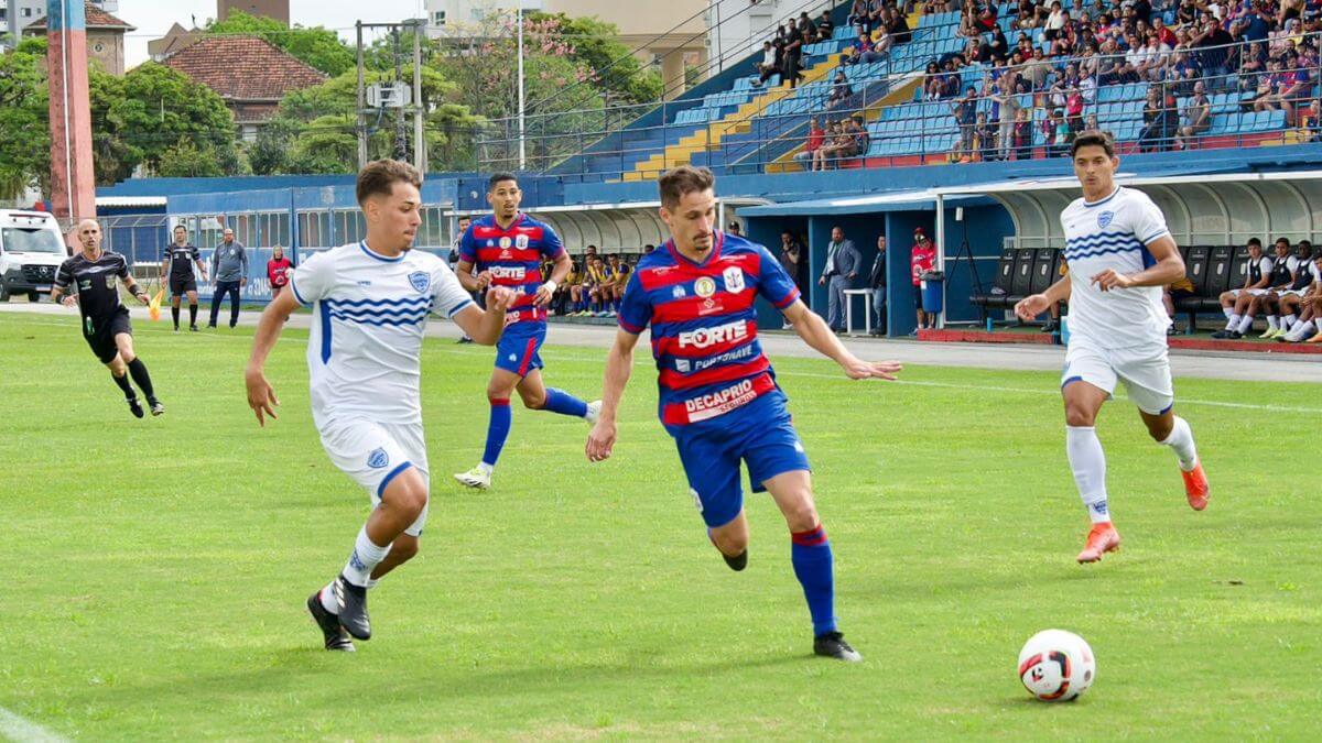 Barra e Marcílio Dias entram em campo nesta quarta-feira, 10 de setembro, às 19h no horário de Brasília, pela primeira rodada do Grupo 01 da Copa Santa Catarina de 2025.