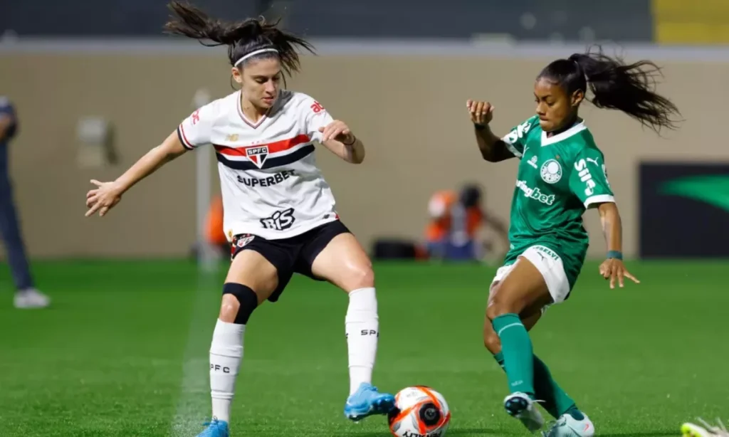 No domingo, 28 de setembro, às 17h30 (Brasília), São Paulo e Palmeiras se enfrentam pela 10º rodada do Campeonato Paulista Feminino de 2025.