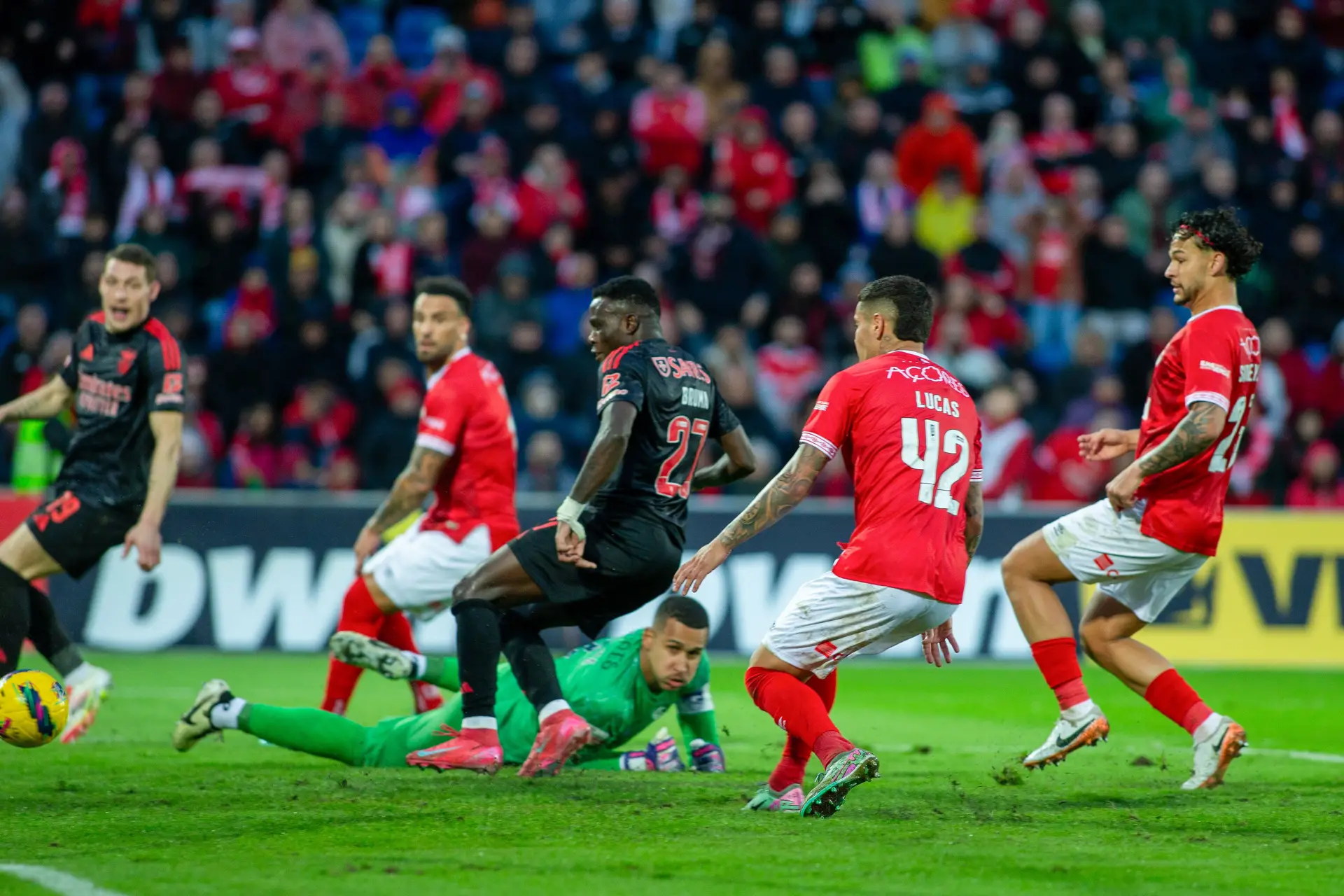 Na sexta-feira, 12 de setembro, às 16h15 (Brasília), Benfica e Santa Clara se enfrentam em confronto válido pela 5º rodada do Campeonato Português 2025/26.