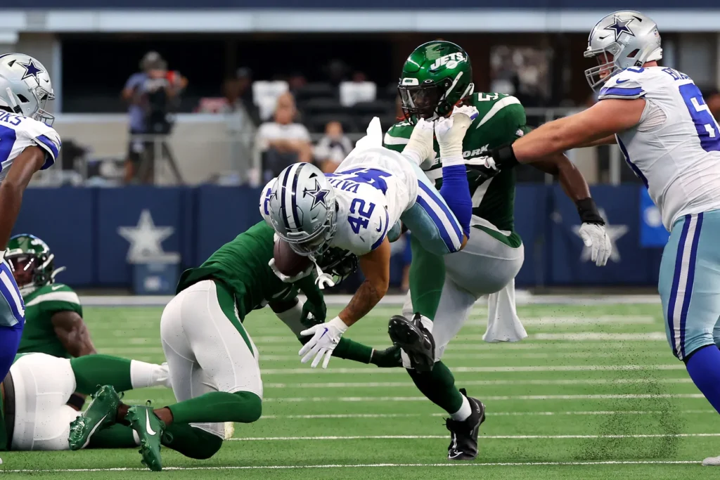 Confira onde assistir ao jogo entre New York Jets x Dallas Cowboys pela Semana 5 da NFL, palpites, lesionados e probabilidades para o vencedor