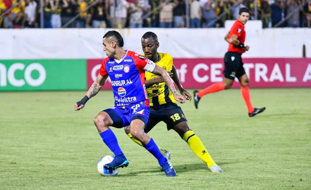 Na quarta-feira, 29 de outubro, Xelajú e Real España se enfrentam em confronto válido pelo jogo de volta das semifinais da Copa Centro-Americana 2025.