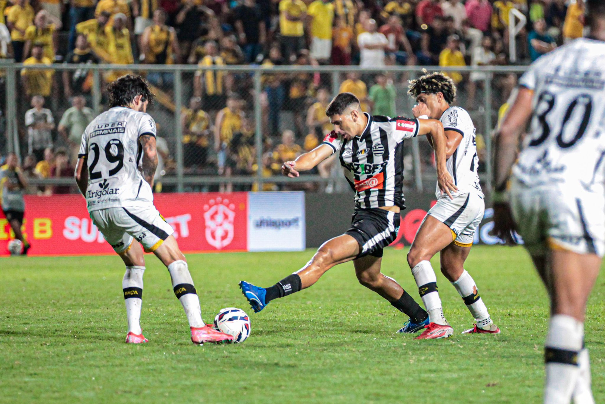 Confira onde assistir Athletic x Amazonas pelo Brasileirão Série B 2025, estatísticas recentes, retrospecto, palpites de apostas e prognóstico do jogo.