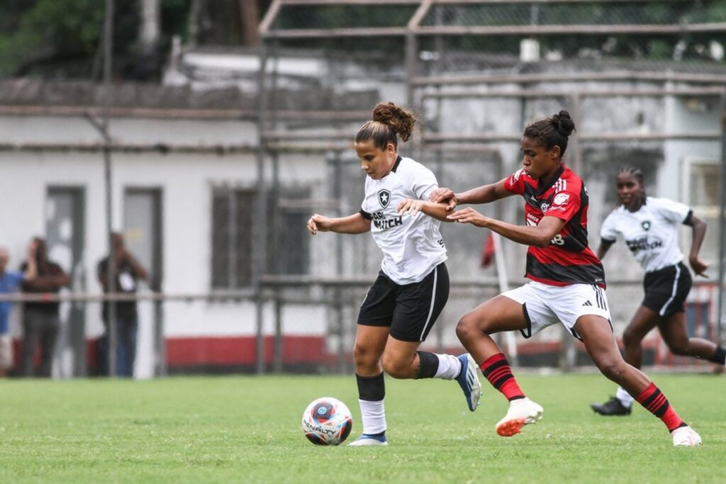 Confira onde assistir ao jogo entre Botafogo feminino x Flamengo feminino pelo Carioca Feminino, os melhores palpites e as estatísticas dos times.