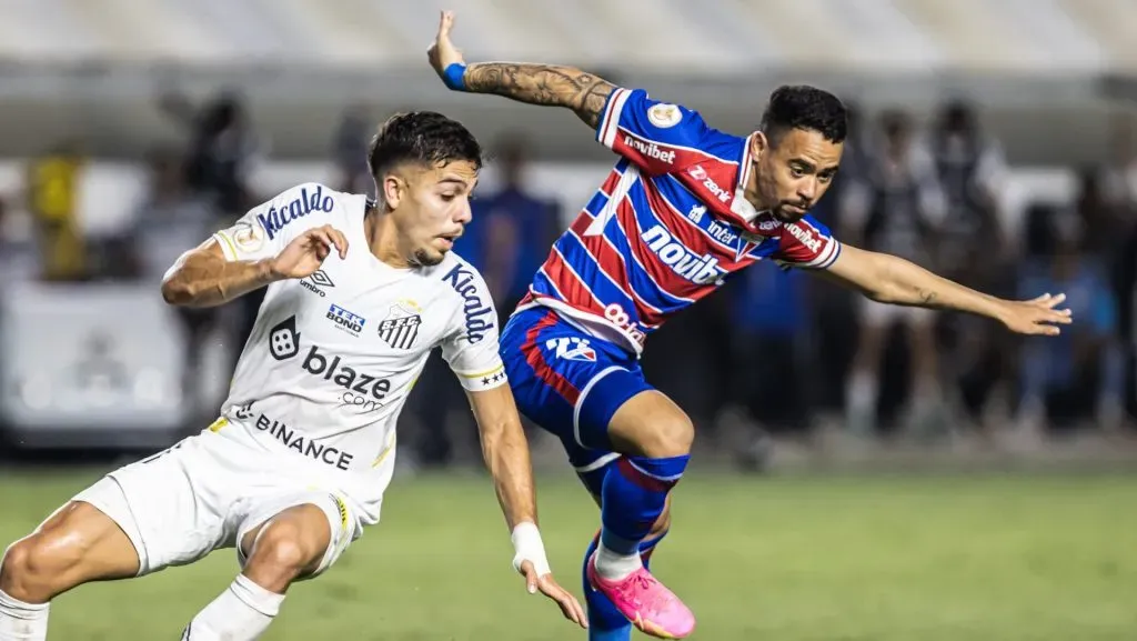 Santos e Fortaleza se enfrentam no sábado, 1º de novembro, às 16h (Brasília), pela 31º rodada do Campeonato Brasileiro da Série A de 2025.