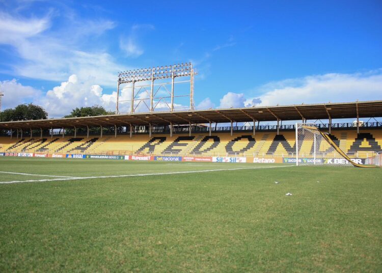 Volta Redonda x Tombense: Na liderança do Grupo B, o Voltaço recebe o Gavião-Carcará pela 4º rodada da Copa Sul-Sudeste. O jogo está marcado para a quarta-feira, 15 de abril, às 20h (Brasília), no Estádio Raulino de Oliveira, em Volta Redonda-RJ.