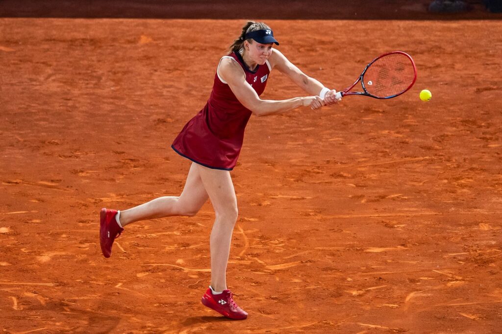 Descubra onde assistir ao vivo, as estatísticas e o melhor palpite para Alexandra Eala x Elena Rybakina pelo WTA Masters 1000 Roma.