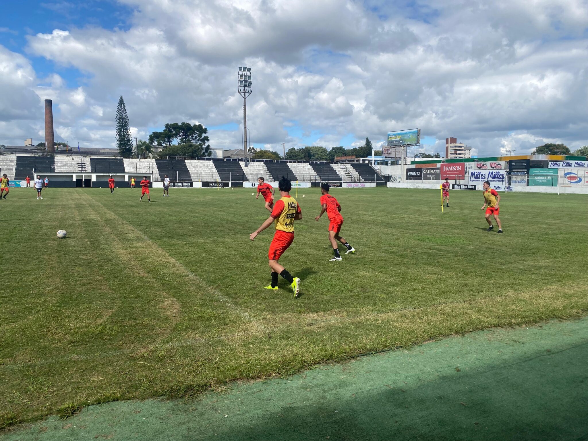Descubra onde assistir ao vivo, as estatísticas e o melhor palpite para Gramadense x Santa Cruz na Copa FGF 13/05/2026.