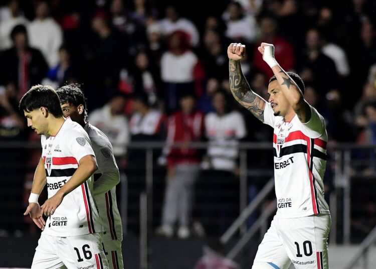 Descubra onde assistir ao vivo, as estatísticas e o melhor palpite para São Paulo x Botafogo pelo Brasileirão 2026.