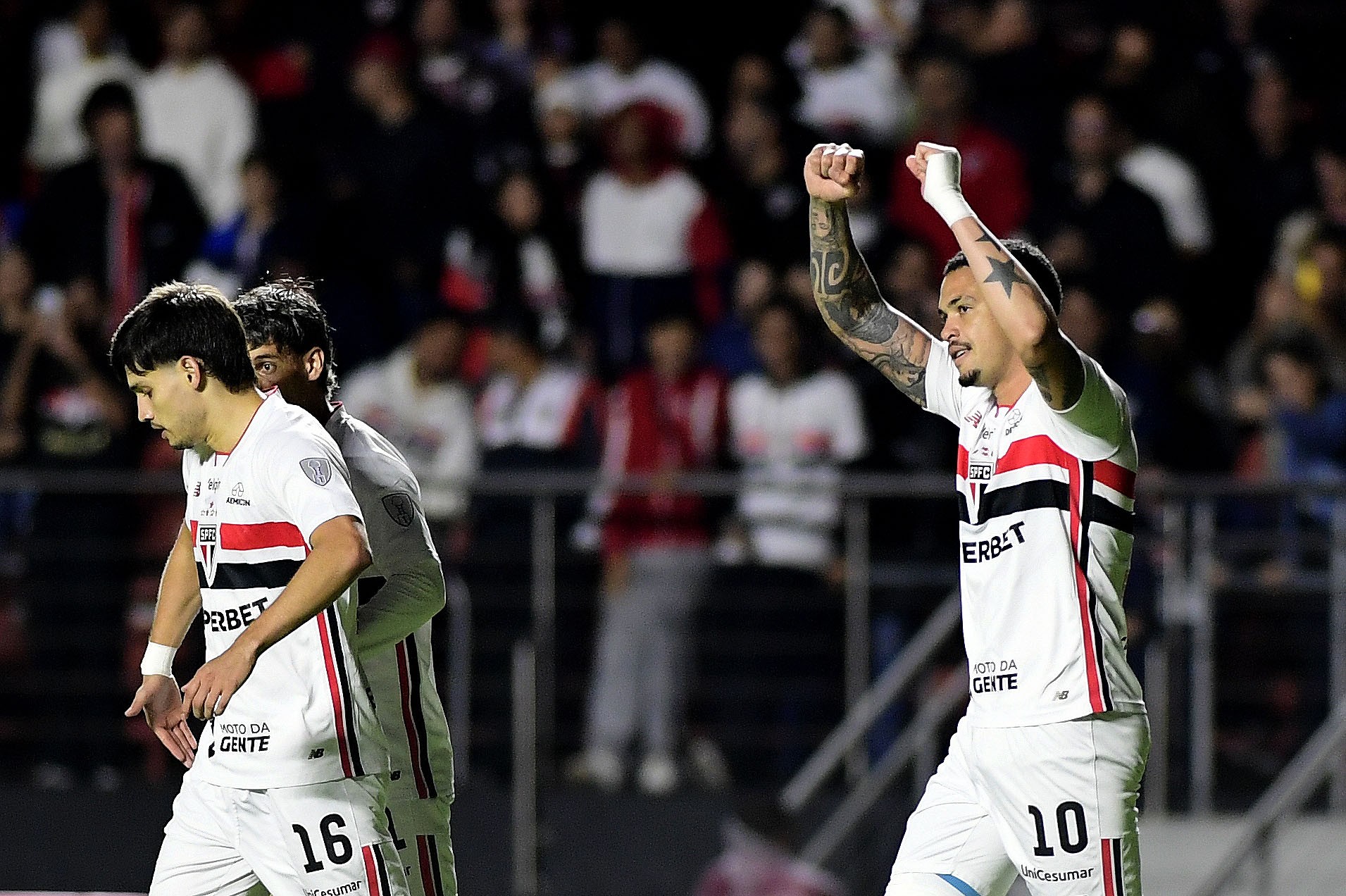 Descubra onde assistir ao vivo, as estatísticas e o melhor palpite para São Paulo x Botafogo pelo Brasileirão 2026.