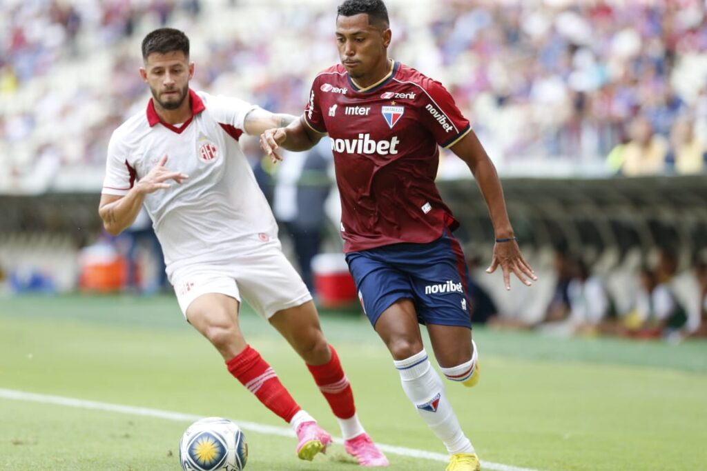 Descubra onde assistir ao vivo, as estatísticas e o melhor palpite para Fortaleza x América-MG no Brasileirão Série B.