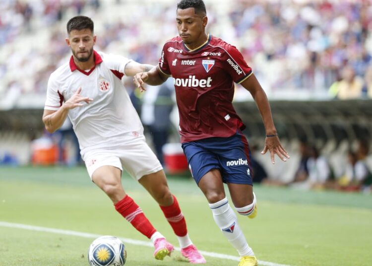 Descubra onde assistir ao vivo, as estatísticas e o melhor palpite para Fortaleza x América-MG no Brasileirão Série B.