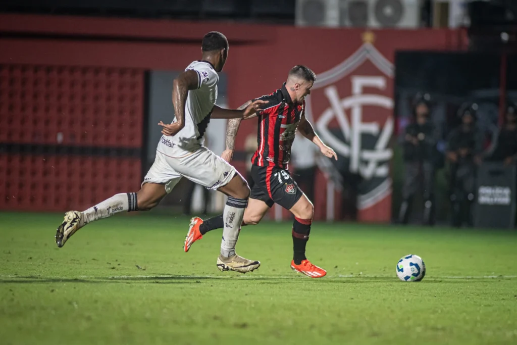 O Vasco tenta sua primeira vitória fora de casa em jogo no Barradão contra o Vitória-BA.