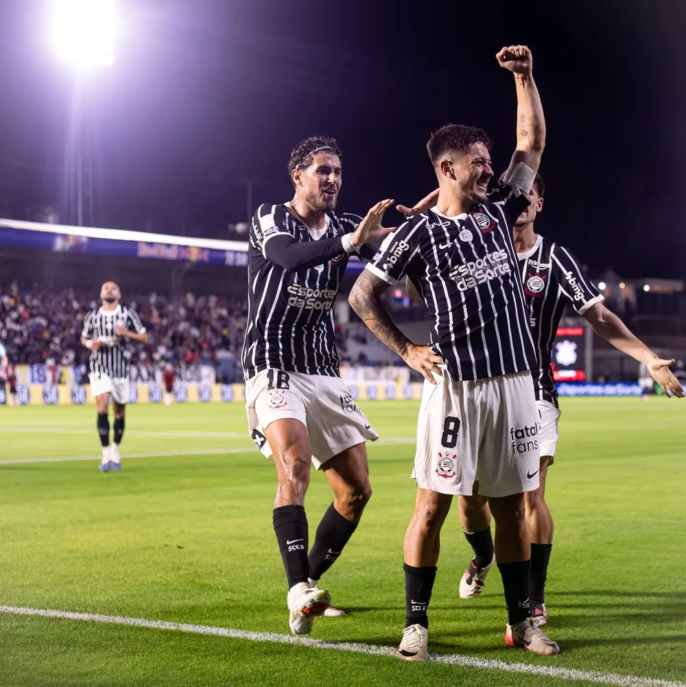 Confira palpite e onde assistir a Rosario Central x Corinthians pelas oitavas da Libertadores nesta quinta (13/08). Escalações, transmissão e análise.