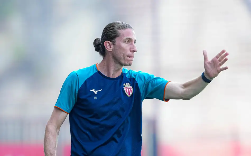 Filipe Luis comanda o Monaco.
