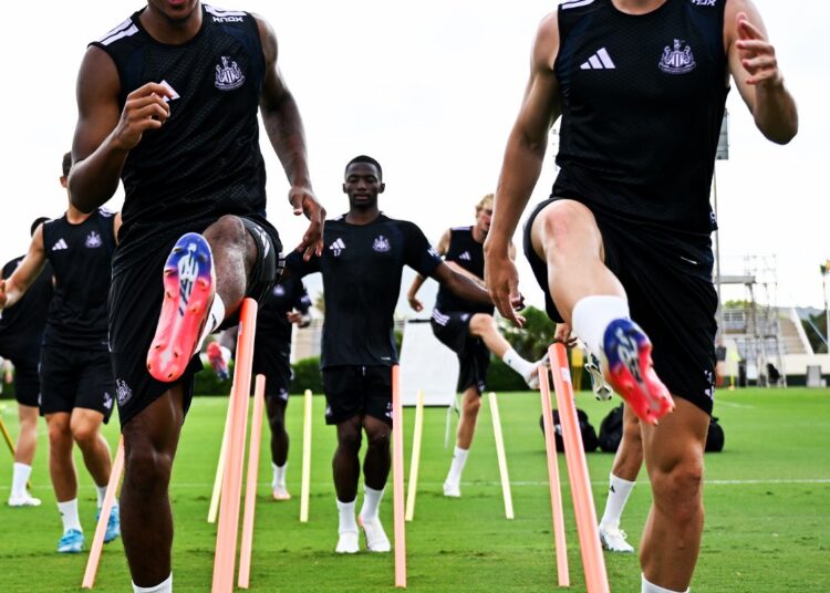 Palpite para Valencia x Newcastle pelo Troféu Naranja neste sábado (08/08). Onde assistir ao vivo (DAZN), prováveis escalações, estatísticas e análise.