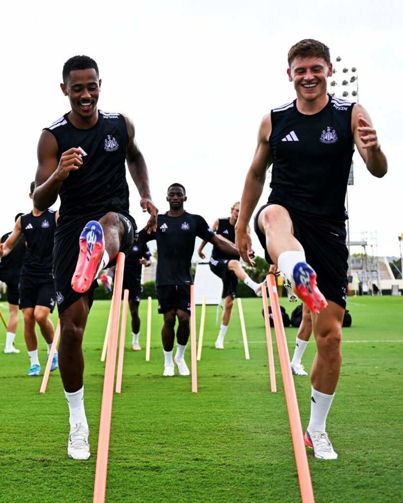 Palpite para Valencia x Newcastle pelo Troféu Naranja neste sábado (08/08). Onde assistir ao vivo (DAZN), prováveis escalações, estatísticas e análise.