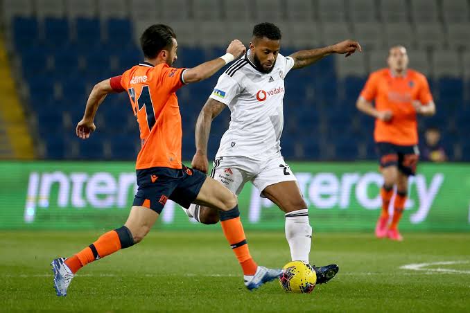 Palpite de Besiktas x Basaksehir, segunda-feira (26/10), às [horário]: onde assistir, escalações, estatísticas e prognóstico.