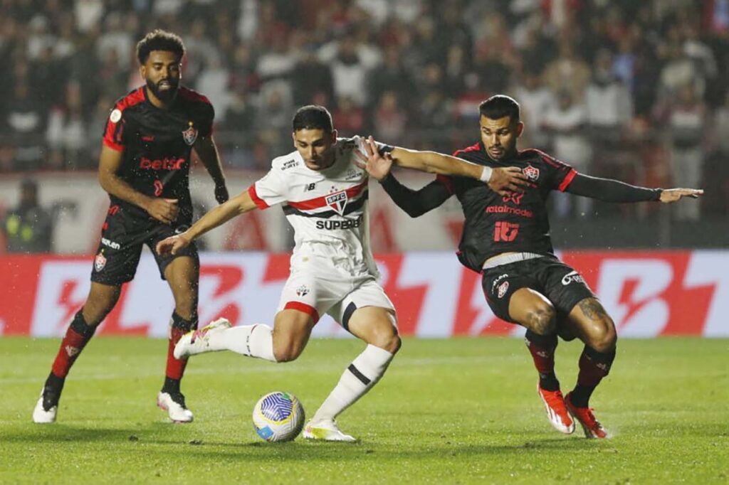 Onde assistir: São Paulo x Vitória tem transmissão do SporTV