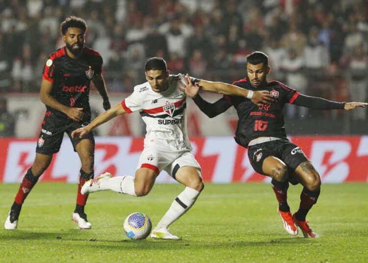 Onde assistir: São Paulo x Vitória tem transmissão do SporTV