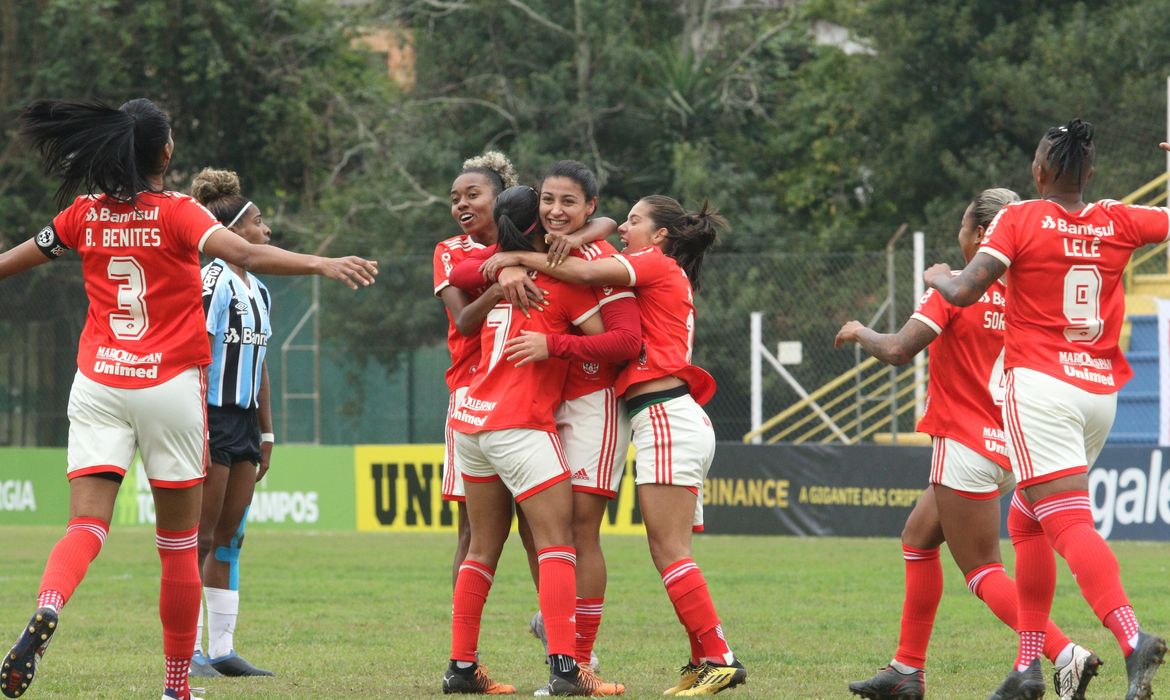 Palpite de Atlético-MG x Internacional Feminino, terça (20/10), às 19h00 (de Brasília), onde assistir, escalações, estatísticas e prognóstico.